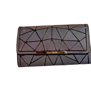 Hot One Womens Tri Fold Wallet Triangles Luminous Iridescent Snap Closure Clutch